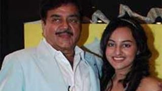 Sonakshi Sinha homesick, dad pays a surprise visit Thumbnail