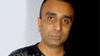 Actors are like little children: Sanjay Gadhvi Thumbnail