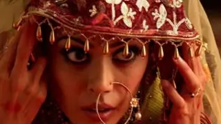 Hrishita Bhatt enters television with Lakhon Mein Ek Thumbnail