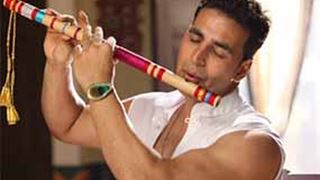 Akshay waiting for Twinkle to see 'Oh My God' Thumbnail