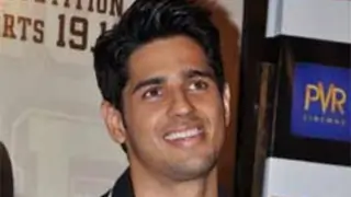 For outsider it's tough to adapt to Bollywood: Siddharth Thumbnail