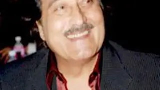 Vinod accommodates dates for Randhir Thumbnail