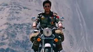 Kashmiris, Ladakhis lap up 'Jab Tak Hai Jaan' in Jammu Thumbnail