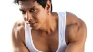 Mahesh Shetty walks the ramp for a noble cause! Thumbnail