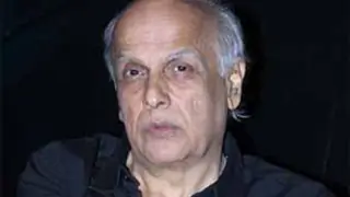Vishesh revisits 'Arth' with 'Murder 3': Mahesh Bhatt Thumbnail