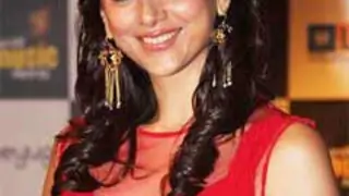 Kissing in relationship is fact of life: Aditi Rao Hydari Thumbnail