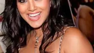 Sunny Leone files FIR against KRK Thumbnail