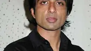 Srihari will look superb as Sher Khan: Sonu Sood Thumbnail