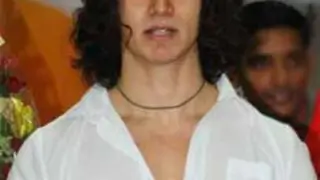 Tiger Shroff makes father Jackie proud Thumbnail