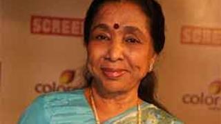 Asha Bhosle walks ramp, gets standing ovation at LFW