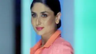 Saif likes me in every colour: Kareena