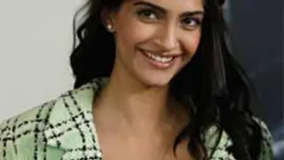 Why are Sonam's friends angry at her Thumbnail