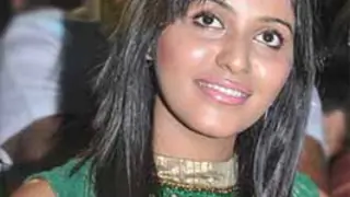 Actress Anjali finally makes an appearance Thumbnail