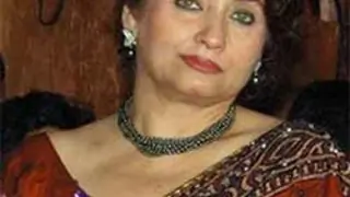 Salma Agha's daughter sings for 'Aurangzeb' Thumbnail