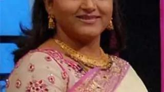Family keeps Khushboo away from acting Thumbnail