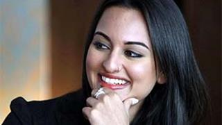 Sonakshi wishes brothers 'Happy b'day' through tweet Thumbnail