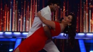 Karanvir Bohra gets a chance to dance with Madhuri Dixit Nene!