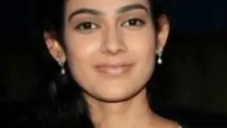 Aakanksha Singh's off screen camaraderie with Siddharth Thumbnail