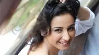 Divya Dutta- The new 'item girl' on the block! Thumbnail