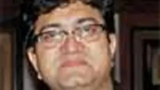 Respect for 'Raghupati Raghav' intact: Prasoon on 'Satyagraha' version Thumbnail
