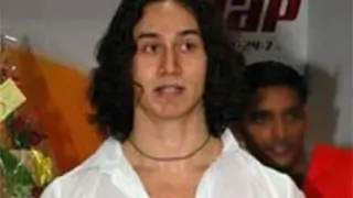 Tiger Shroff's 'leap' towards filmdom...literally! Thumbnail