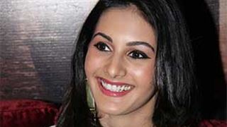 Amyra Dastur likes the hospitality of Tamil industry