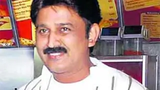 Kamal Haasan writing script for Ramesh Aravind's movie Thumbnail