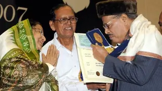 Versatile Manna Dey defied norms, gave songs masculinity Thumbnail