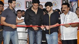 Aditya Thackeray and Abhishek Bachchan help Dino Morea's initiative!! Thumbnail