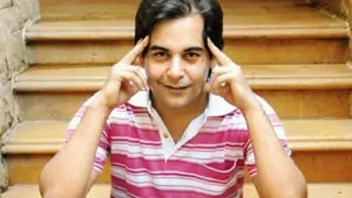 After Gutthi's exit, Dulari enters  in Kapil's comedy show Thumbnail