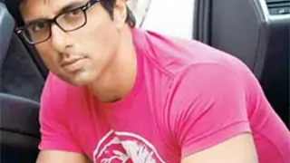 What makes SRK jealous of Sonu Sood? Thumbnail