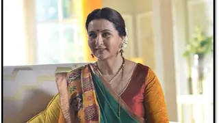 Poonam Dhillon turns a student! Thumbnail