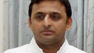 Akhilesh defends Saifai glitz, lashes out at media