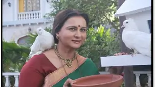 Poonam Dillon's new pal on the sets of Ek Nayi Pehchaan Thumbnail