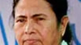 Suchitra Sen will be honoured with gun salute: Mamata Thumbnail