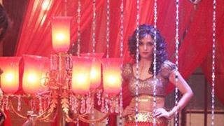 Roshni Chopra imitates Kangana and Priyanka on small screen!