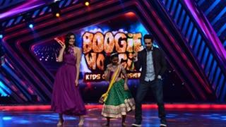 Priyanka shakes a leg with Sonam Kapoor on Boogie Woogie!