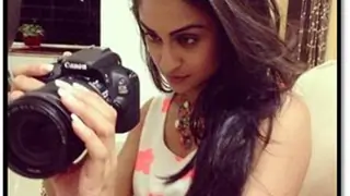 Sakshi turns photographer on Ek Nayi Pehchaan! Thumbnail