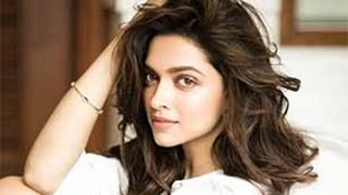 Deepika thanks 15 mn Facebook fans with chat