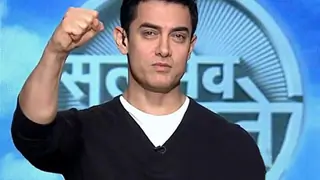 Aamir Khan highly impressed with 7th Std. student Honey Singh's question! Thumbnail