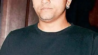 Birthday surprise for Mohit Suri on the sets of Ek Villian Thumbnail