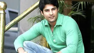 Rajeev Khandelwal meets with a car accident! thumbnail