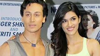Tiger Shroff wows students with his 'Heropanti'