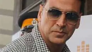'Holiday' not a typical Akshay Kumar film: Akshay (Interview) Thumbnail