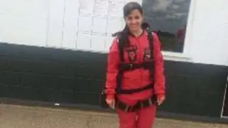 Esha Kansara's thrilling sky diving experience! Thumbnail