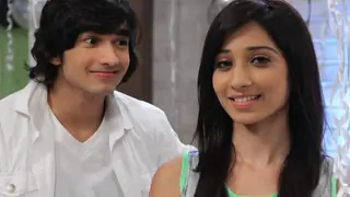 D3 stars Shantanu and Vrushika engage themselves in Dancing to remain fit! Thumbnail