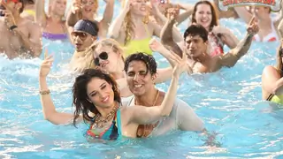 Akshay Kumar gets a female voice for the song Johnny Johnny Thumbnail
