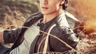 Tiger Shroff's special gesture for his family Thumbnail