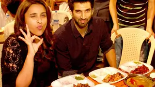 Aditya Roy Kapur and Parineeti Chopra visit Mohammed Ali Road Thumbnail