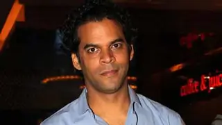 Sidharth working hard for 'Bhavesh Joshi': Motwane Thumbnail